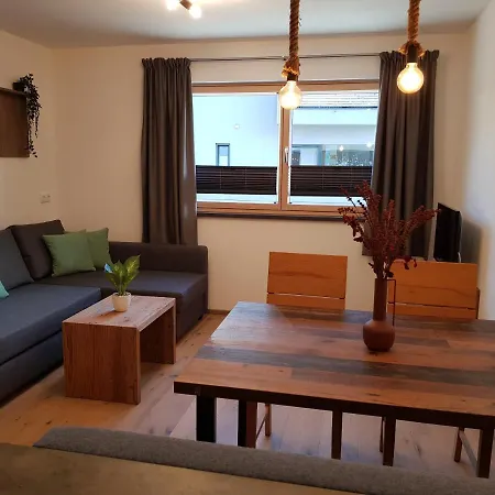Julia Pillerseetal Apartment *